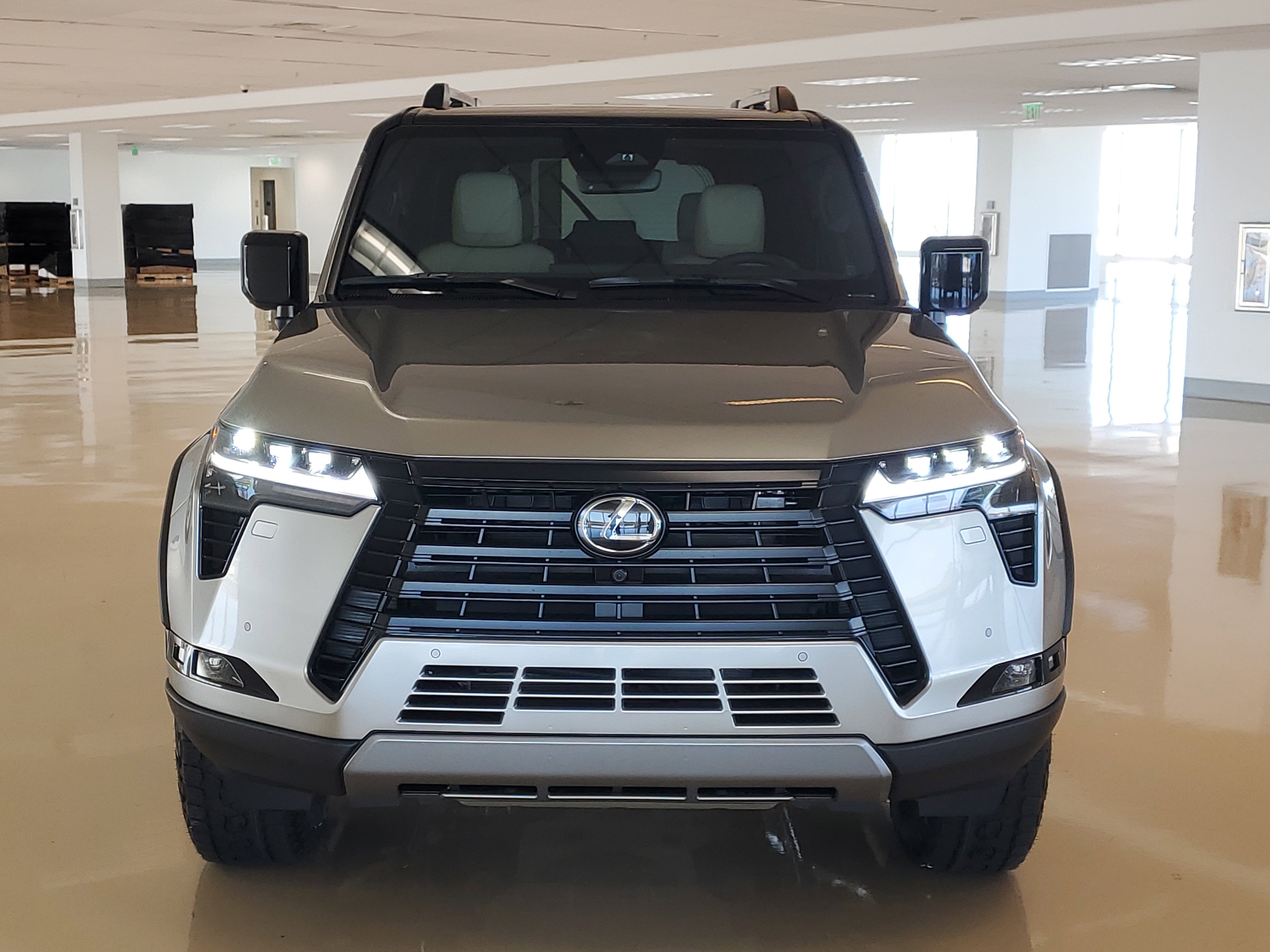 New 2026 Lexus GX 550 image 2