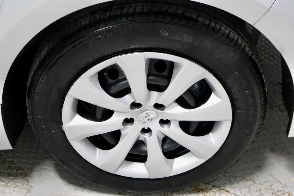 Used 2025 Toyota Corolla LE image 19