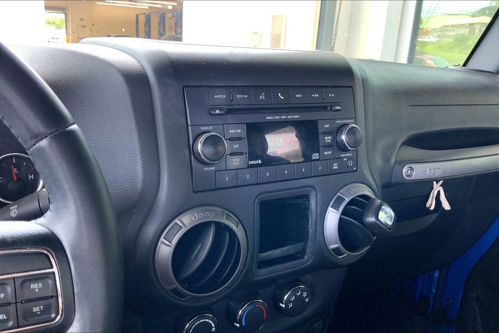 Used 2015 Jeep Wrangler Sport w/ Connectivity Group image 19