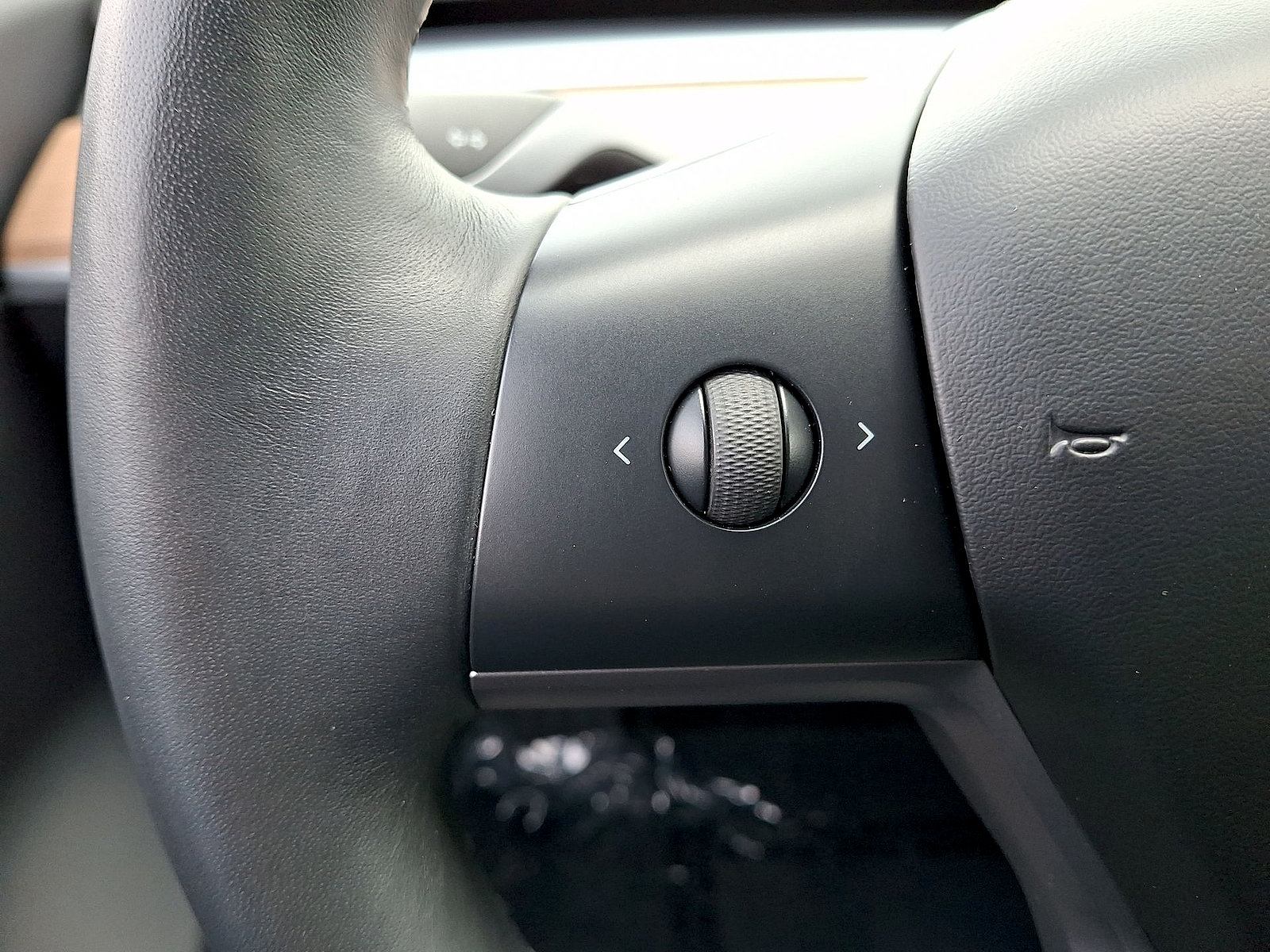 Used 2018 Tesla Model 3 Long Range RWD image 17