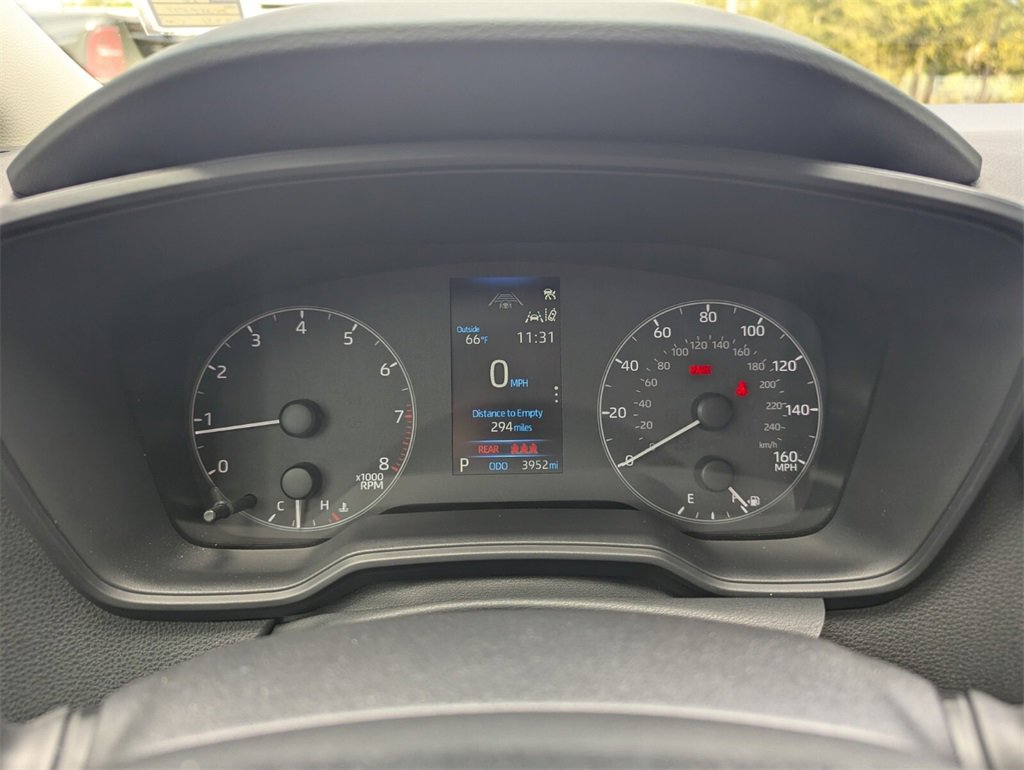 Used 2025 Toyota Corolla LE image 31
