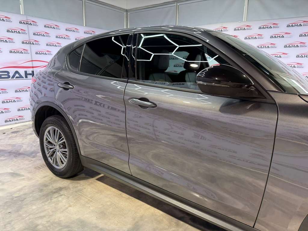 Used 2024 Alfa Romeo Stelvio Sprint RWD image 7