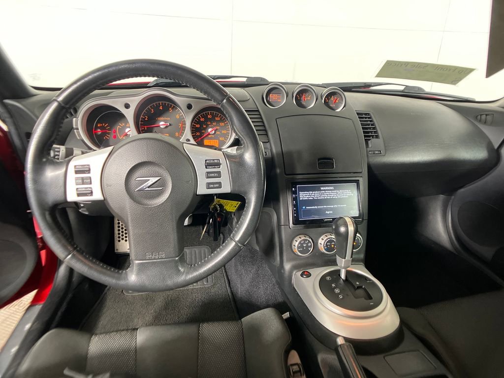 Used 2006 Nissan 350Z Enthusiast w/ (S02) Side Air Bags Pkg image 8