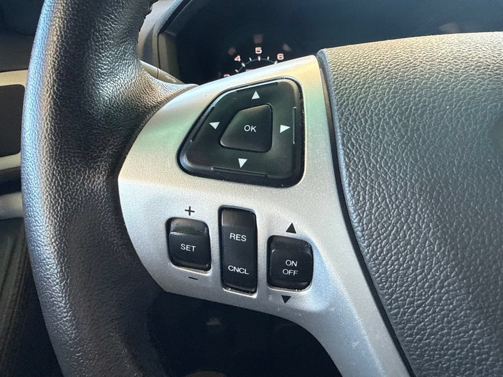 Used 2015 Ford Explorer XLT AWD/4WD image 18