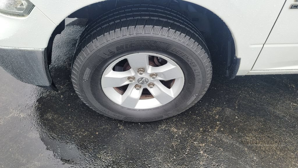 Used 2021 RAM 1500 Classic SLT AWD/4WD image 6
