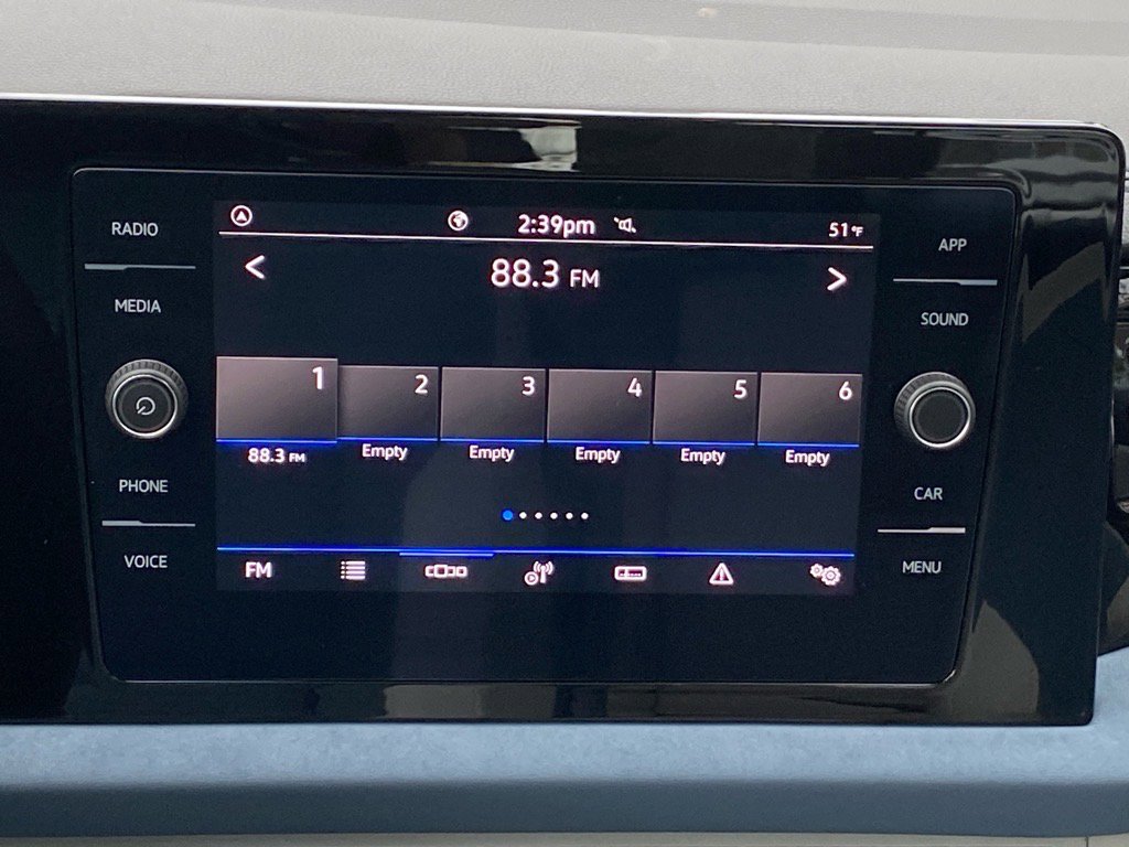 Certified 2025 Volkswagen Jetta SE image 7