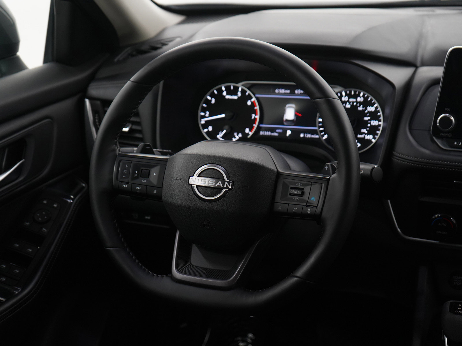 Used 2025 Nissan Rogue SV image 14