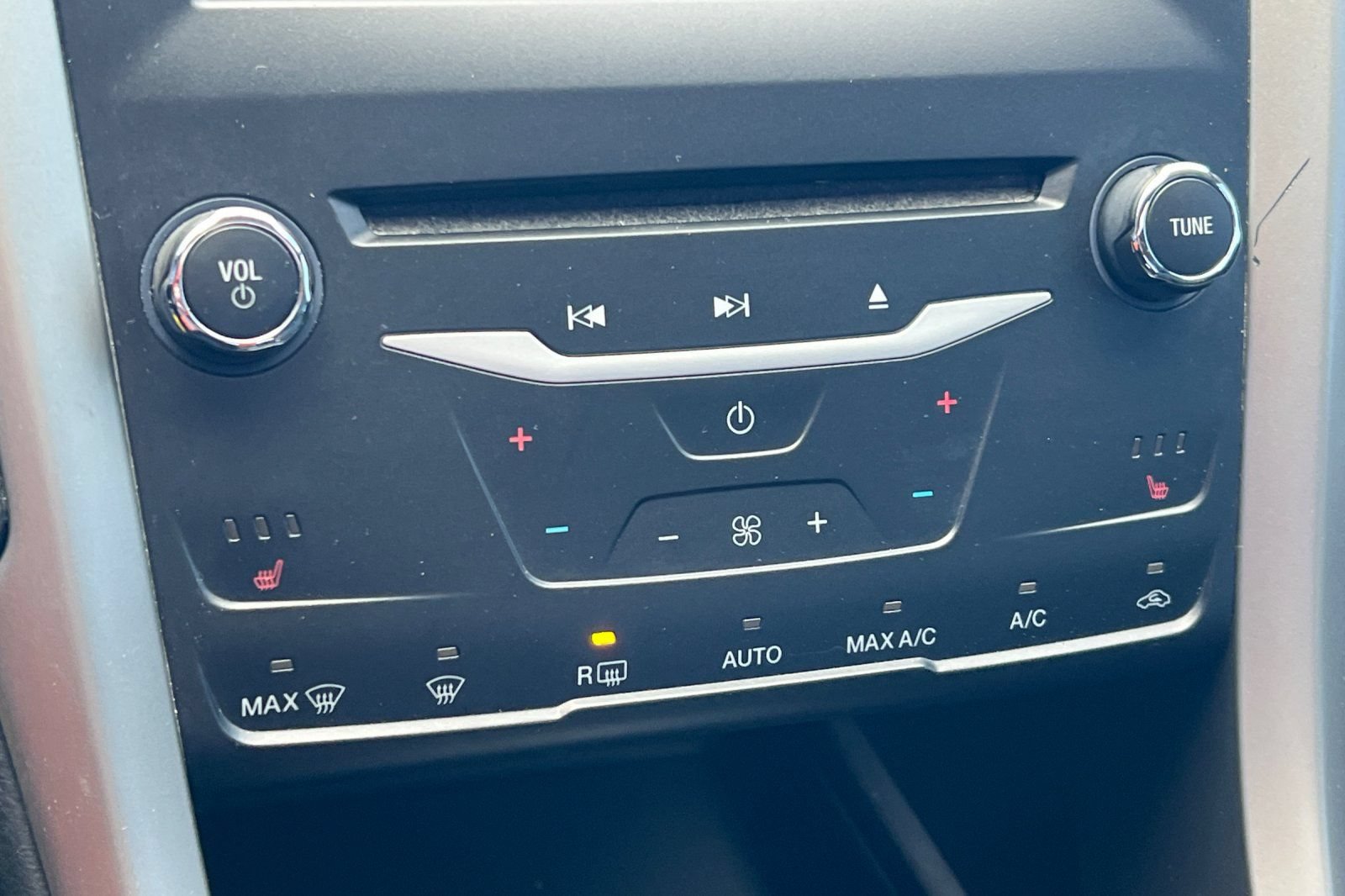 Used 2013 Ford Fusion SE FWD image 20