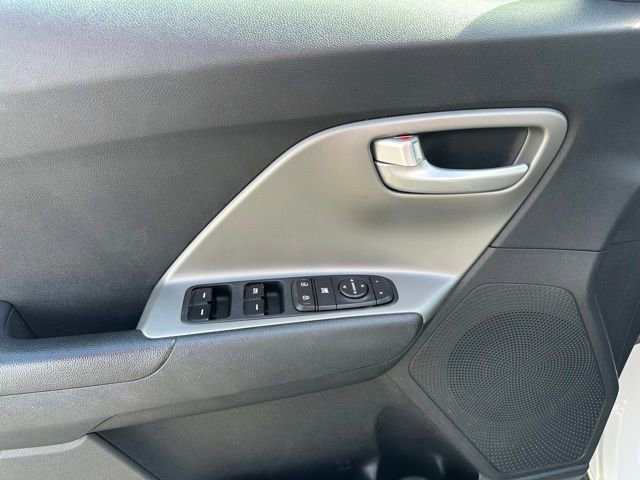 Used 2018 Kia Niro LX FWD image 3