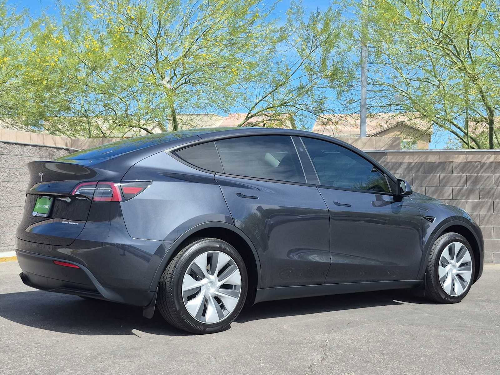 Used 2024 Tesla Model Y Long Range AWD/4WD image 9