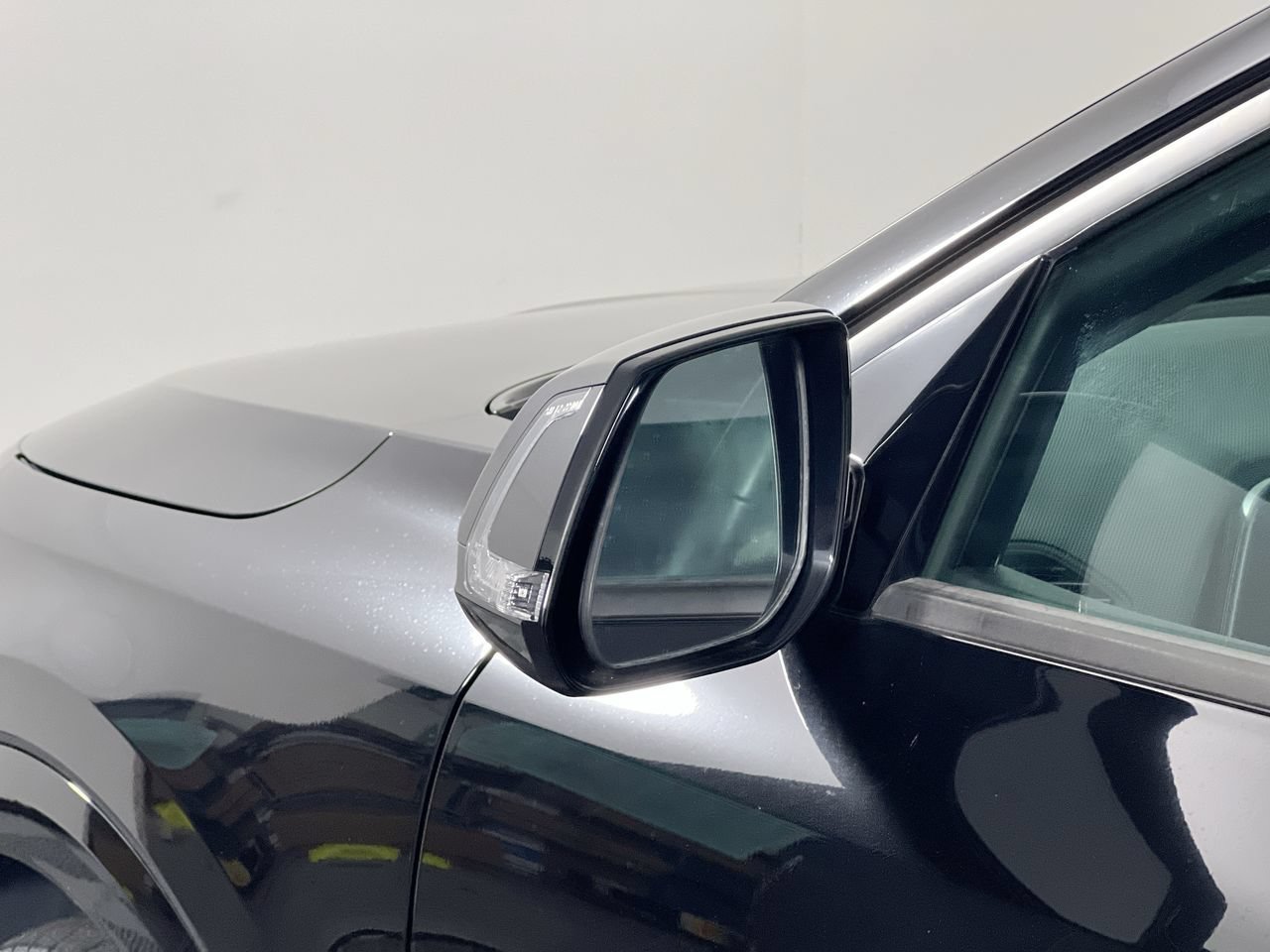 Certified 2025 Kia Niro EX Touring FWD image 12