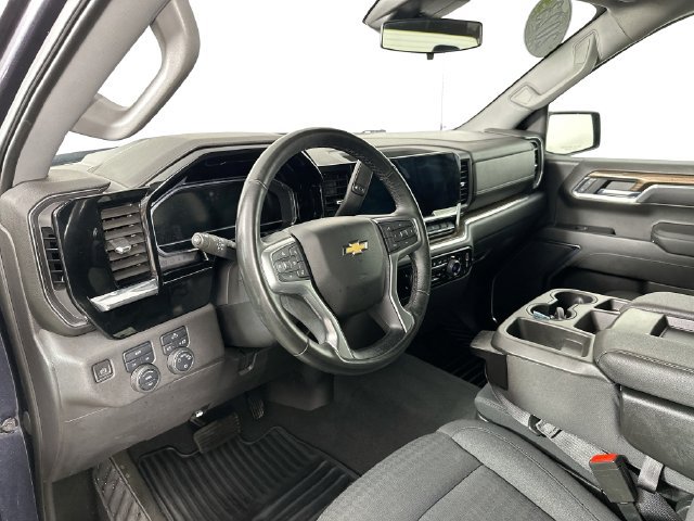 Used 2023 Chevrolet Silverado 1500 LT AWD/4WD image 18