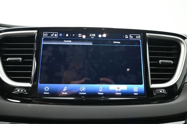 Used 2025 Chrysler Pacifica Select FWD image 23