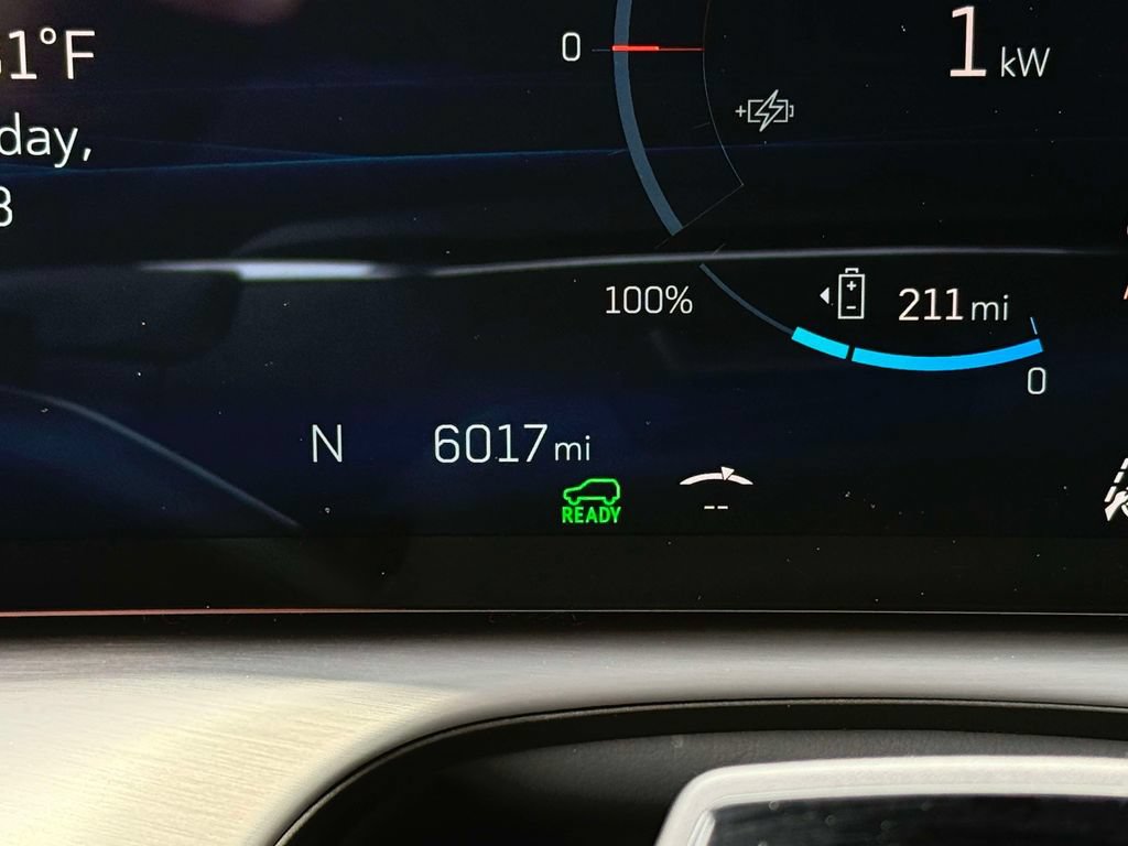 Used 2026 Cadillac Vistiq Sport w/ LPO, Floor Liner Package AWD/4WD image 5