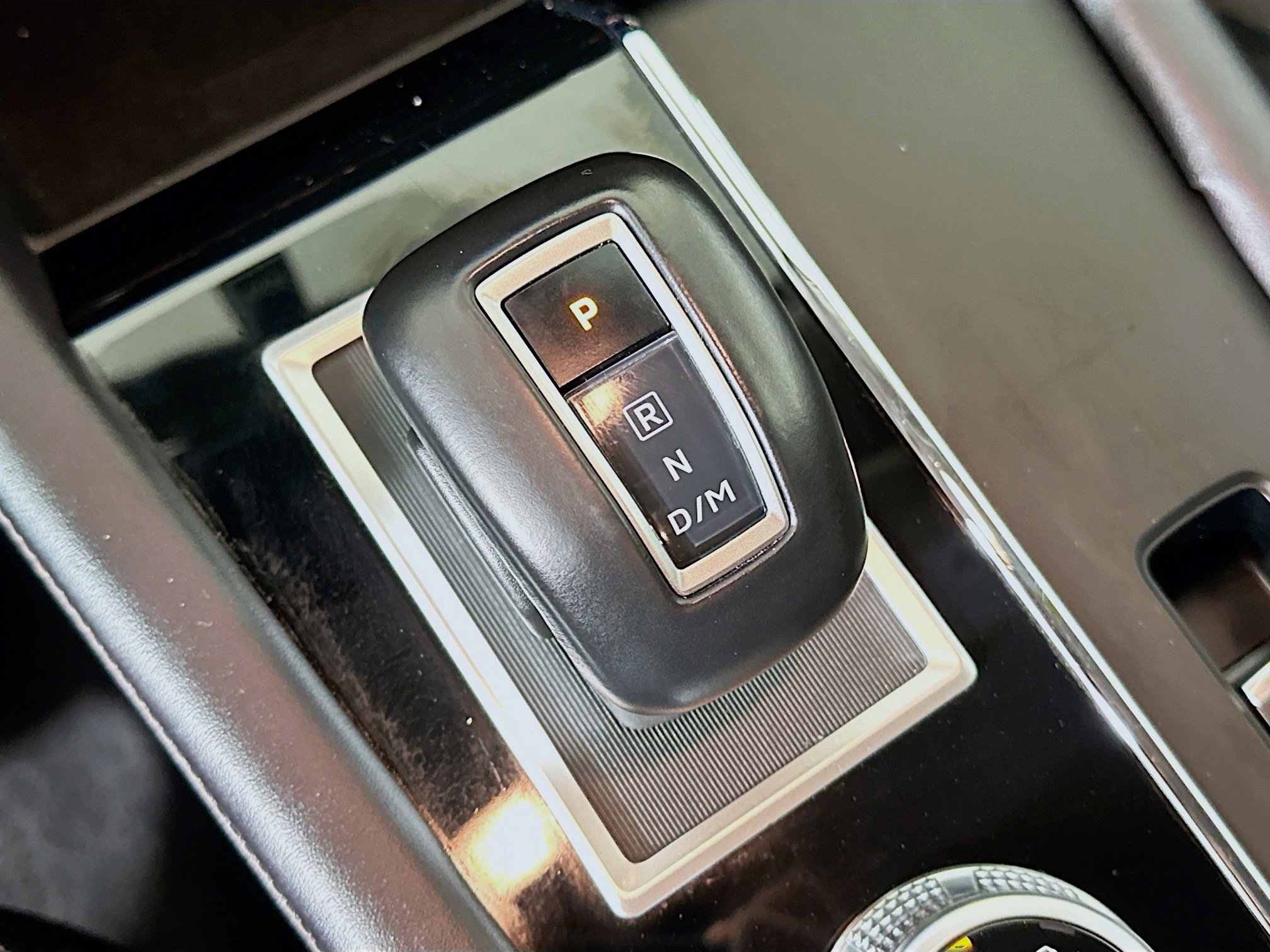 Used 2024 Mitsubishi Outlander SE image 25