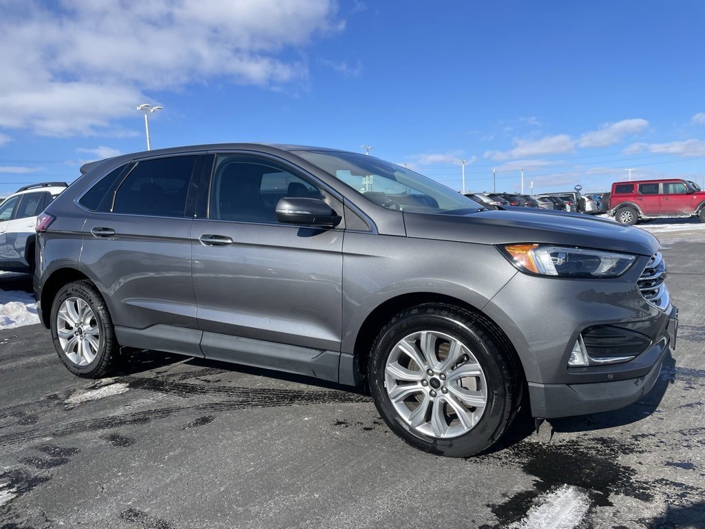 Used 2023 Ford Edge Titanium image 2
