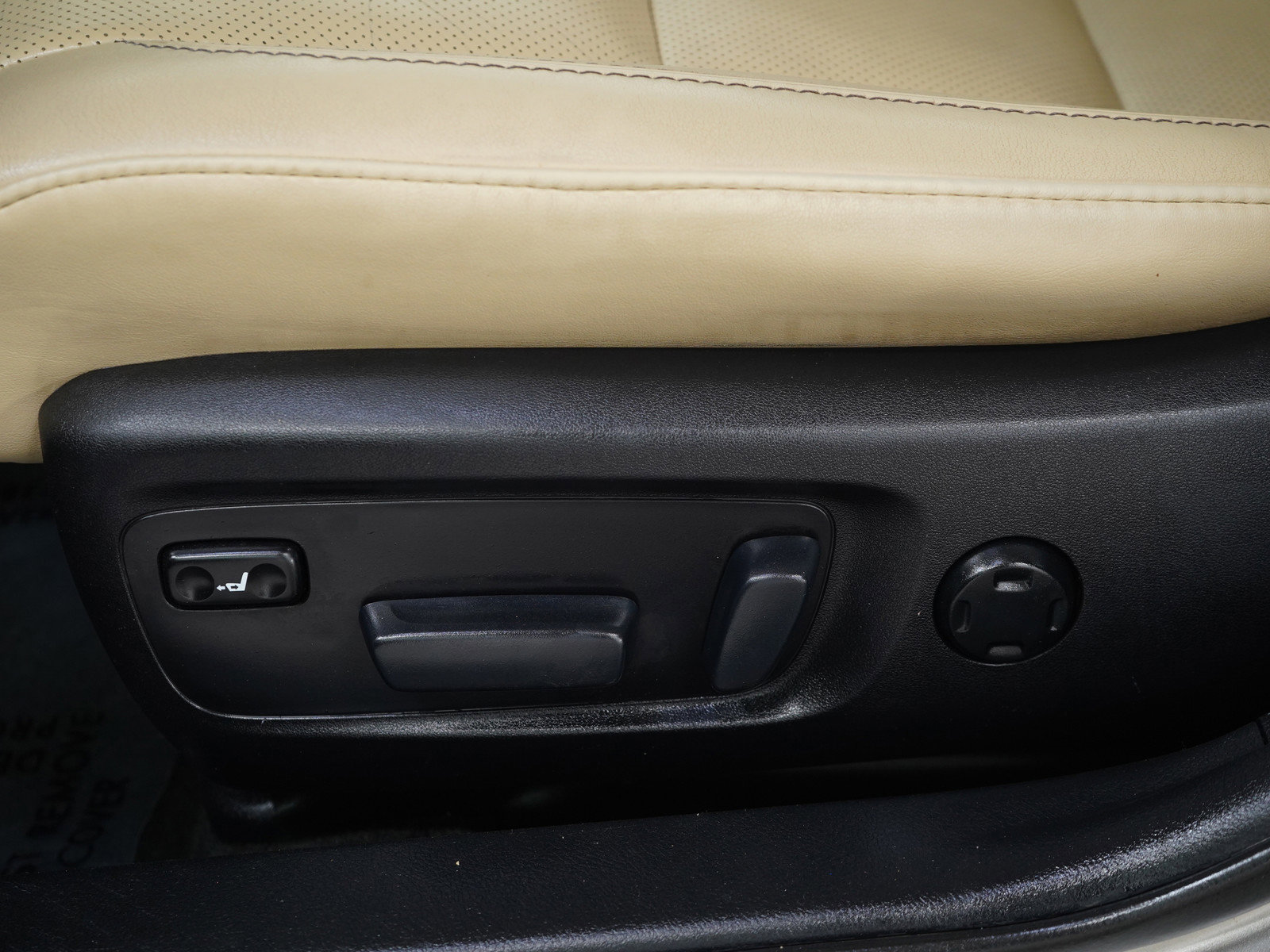Used 2013 Toyota Avalon Limited FWD image 23