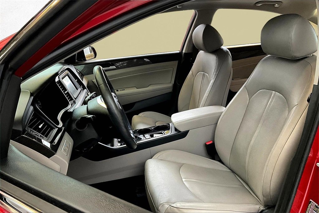 Used 2018 Hyundai Sonata Limited image 19