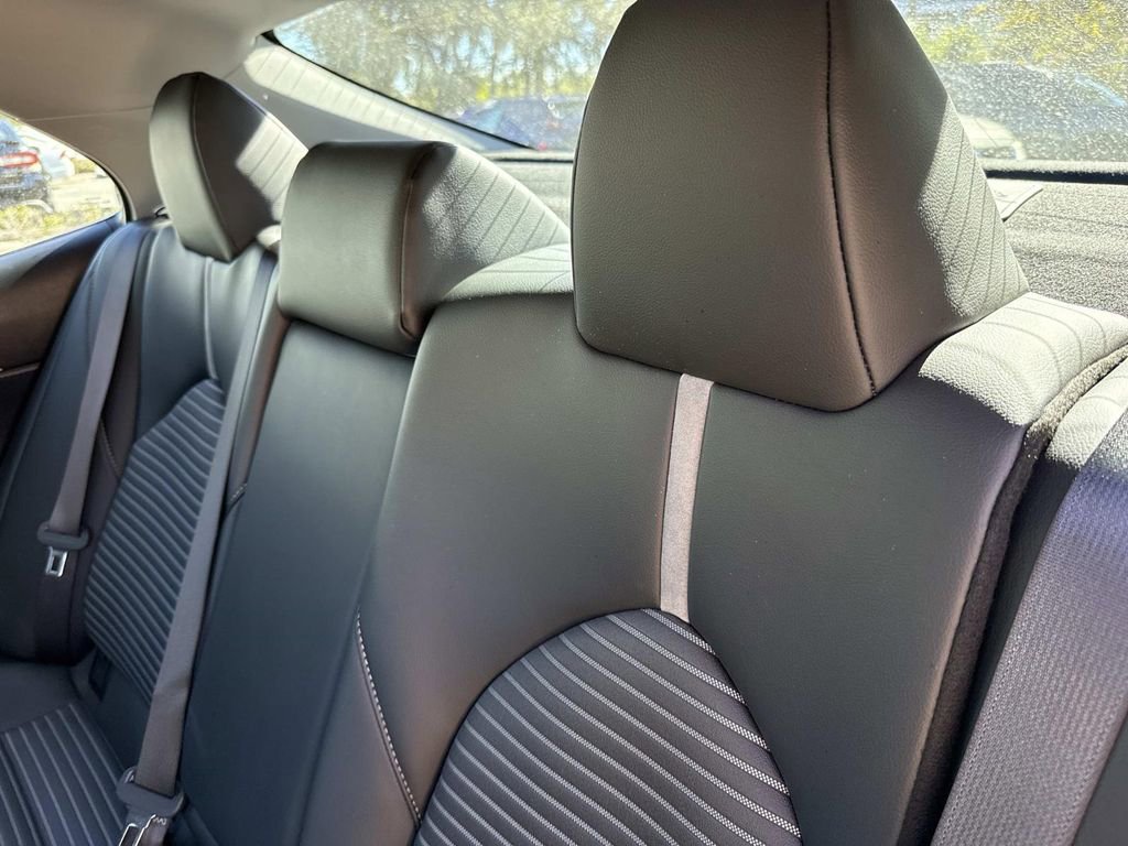 Used 2024 Toyota Camry SE image 15