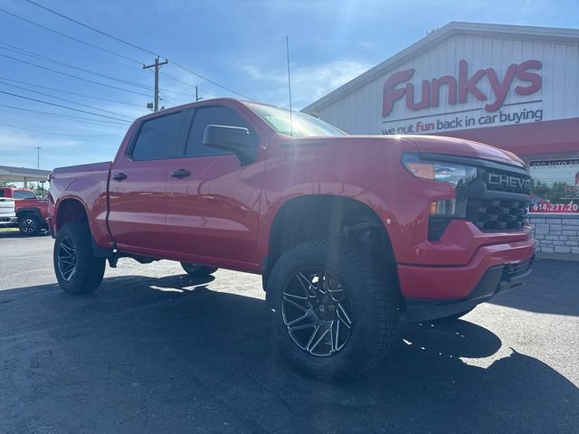 Used 2022 Chevrolet Silverado 1500 Custom w/ LPO, Dark Essentials Package AWD/4WD image 1