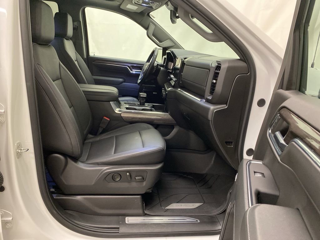 Used 2024 Chevrolet Silverado 1500 LTZ w/ LTZ Premium Package image 15