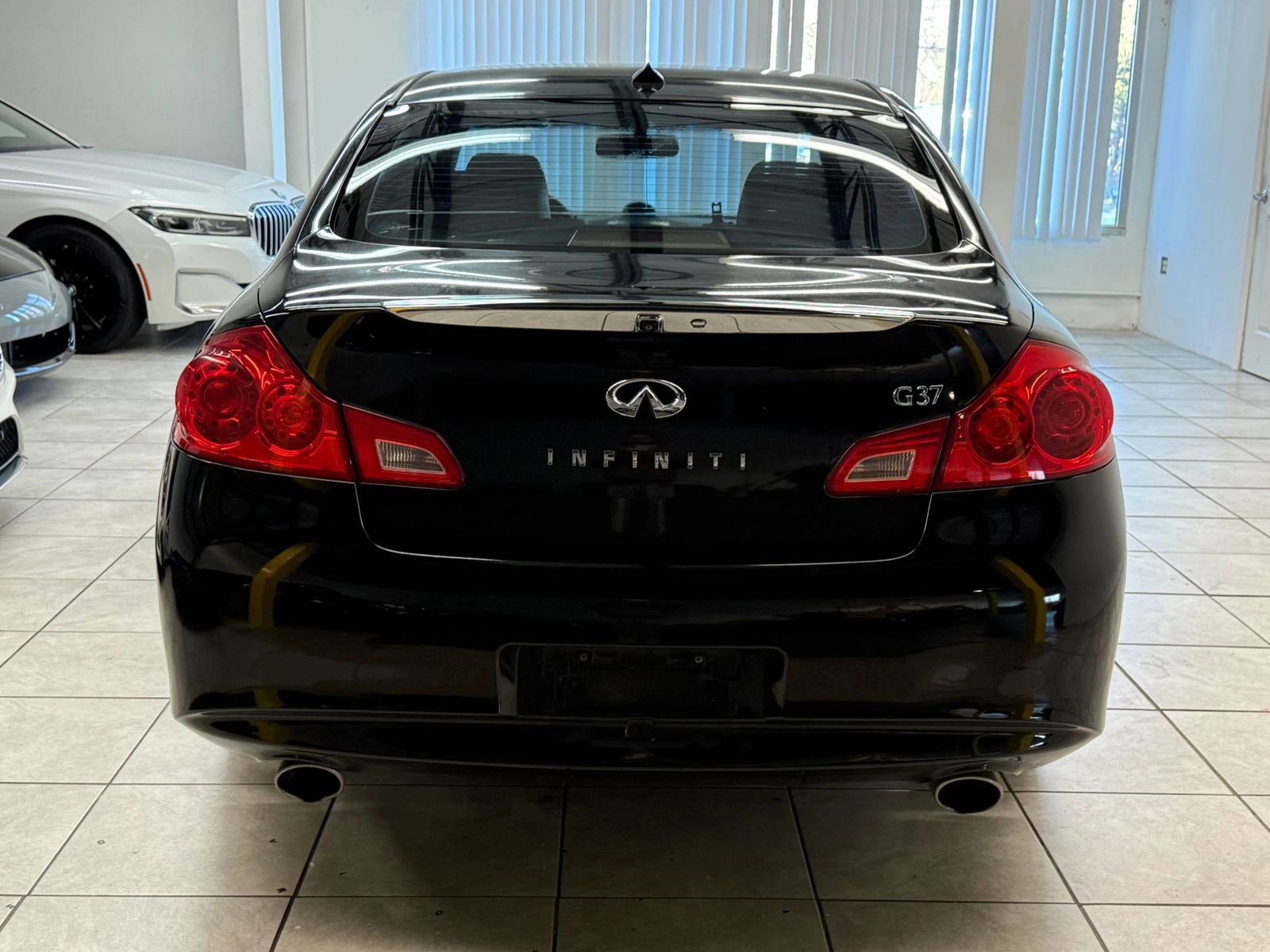 Used 2011 INFINITI G37 Journey image 8