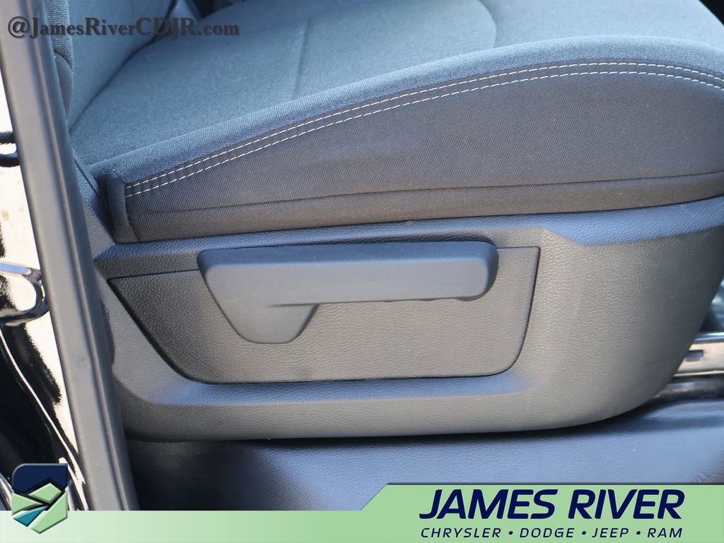 Used 2024 RAM 2500 Tradesman w/ Chrome Appearance Group image 10