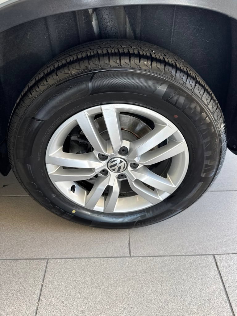 Used 2016 Volkswagen Tiguan S FWD image 18