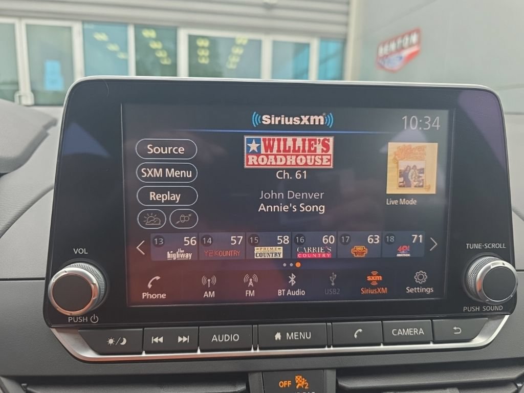 Used 2025 Nissan Altima 2.5 SV FWD image 18