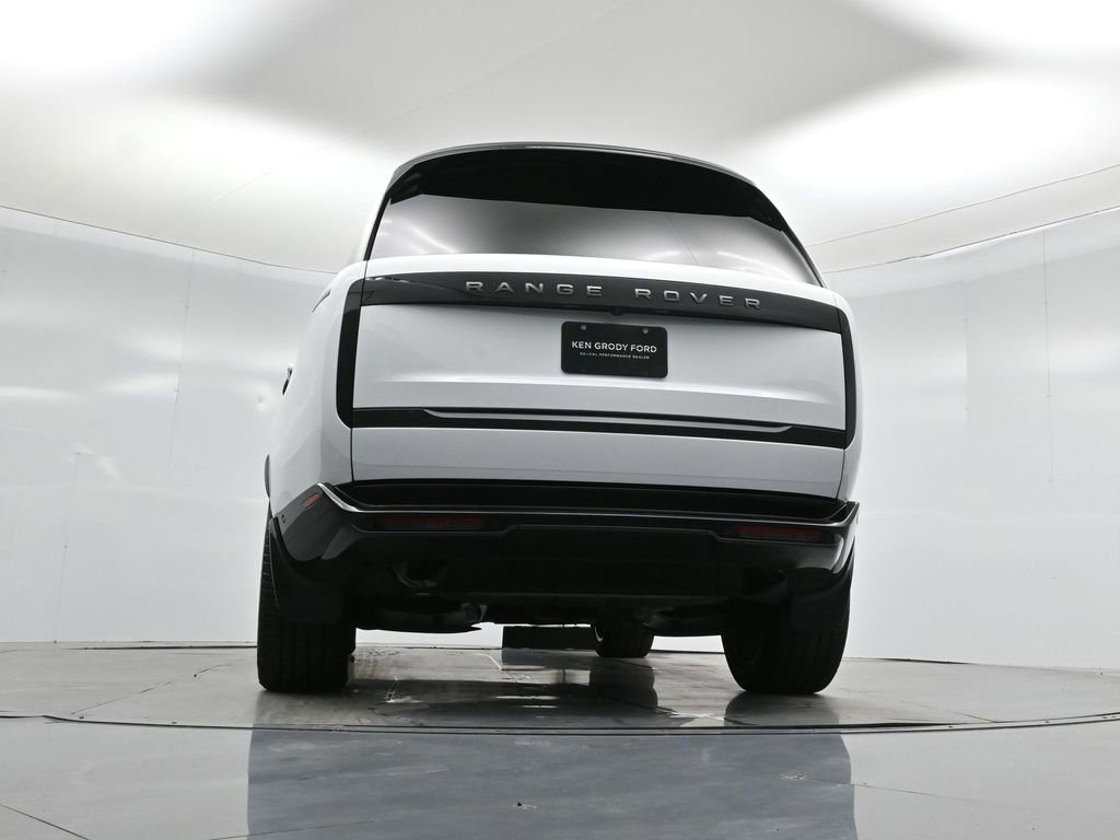 Used 2025 Land Rover Range Rover SE image 46