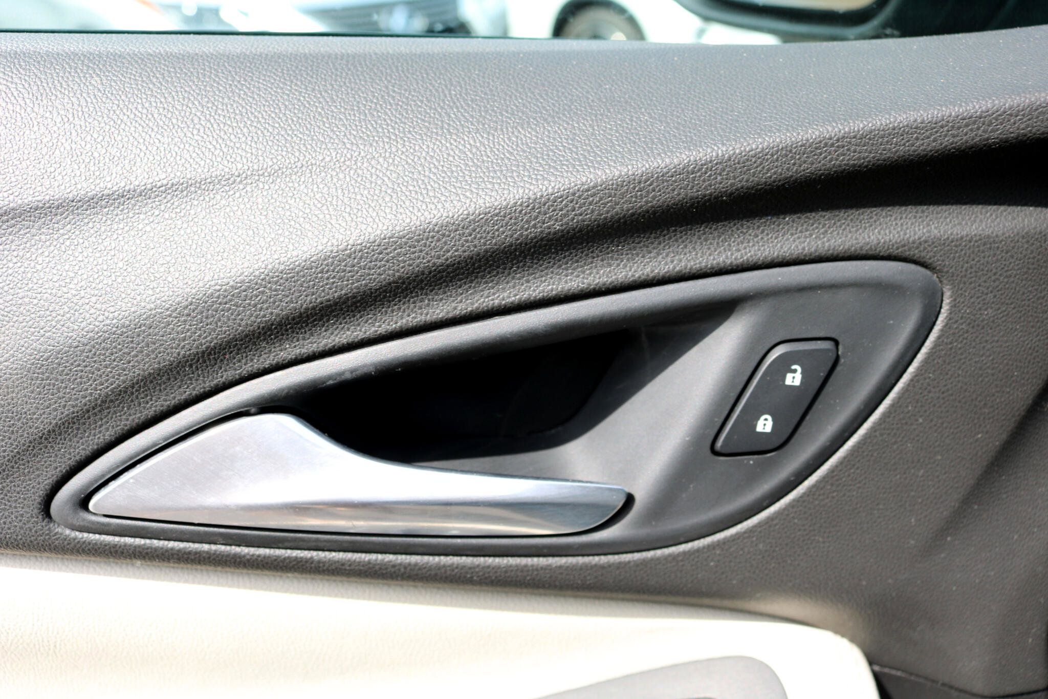 Used 2020 Buick Encore GX Select image 14