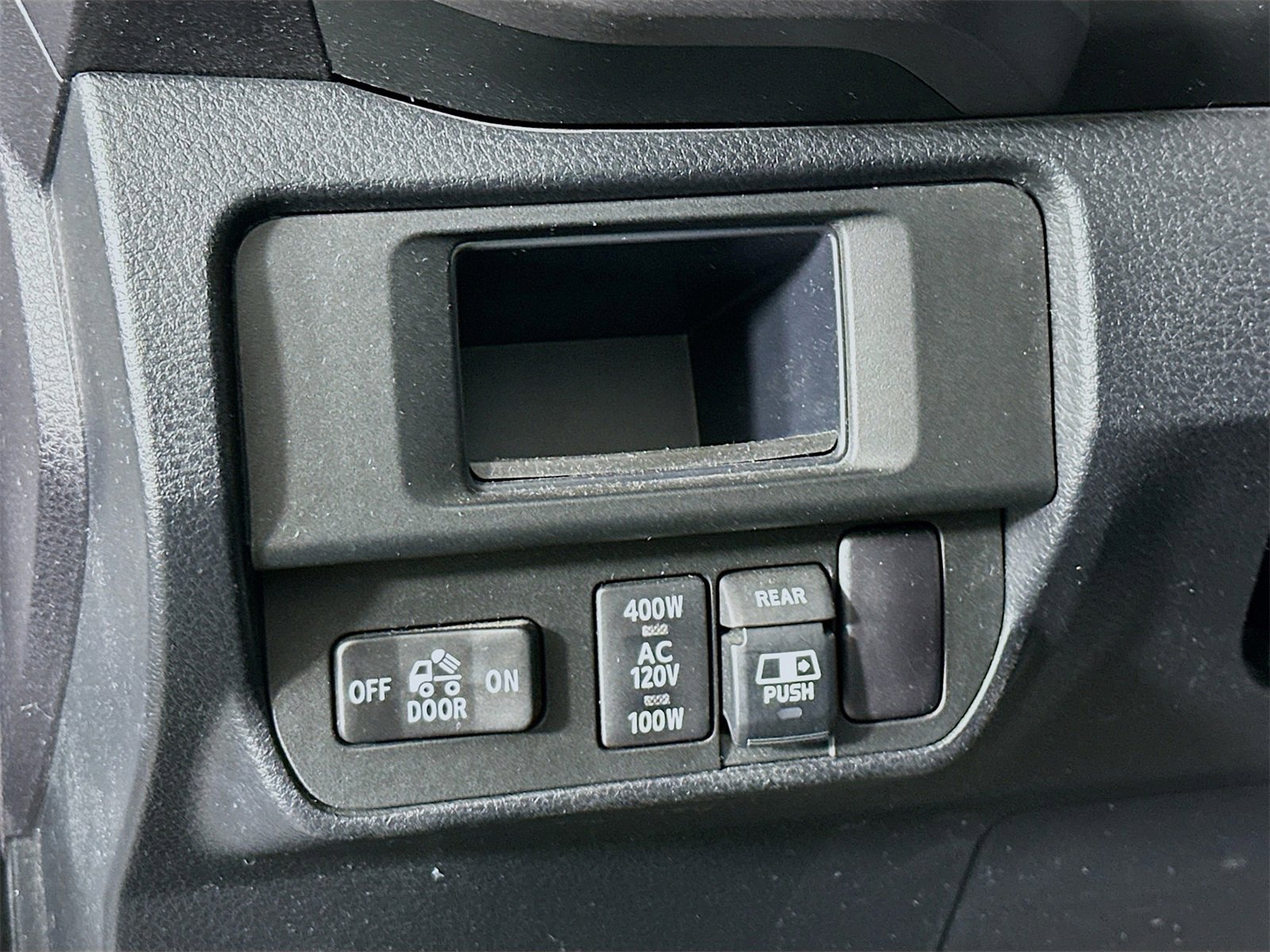 Certified 2017 Toyota Tacoma TRD Off-Road w/ Tow Package (A/T) image 10