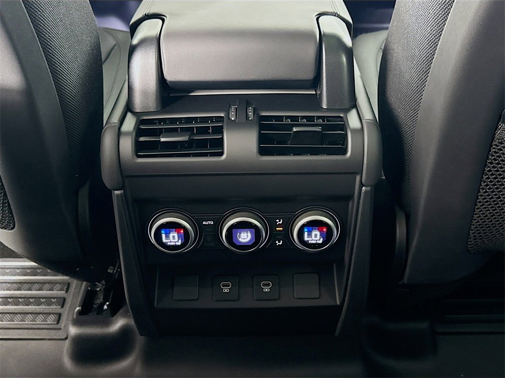 New 2025 Land Rover Defender 110 V8 image 24