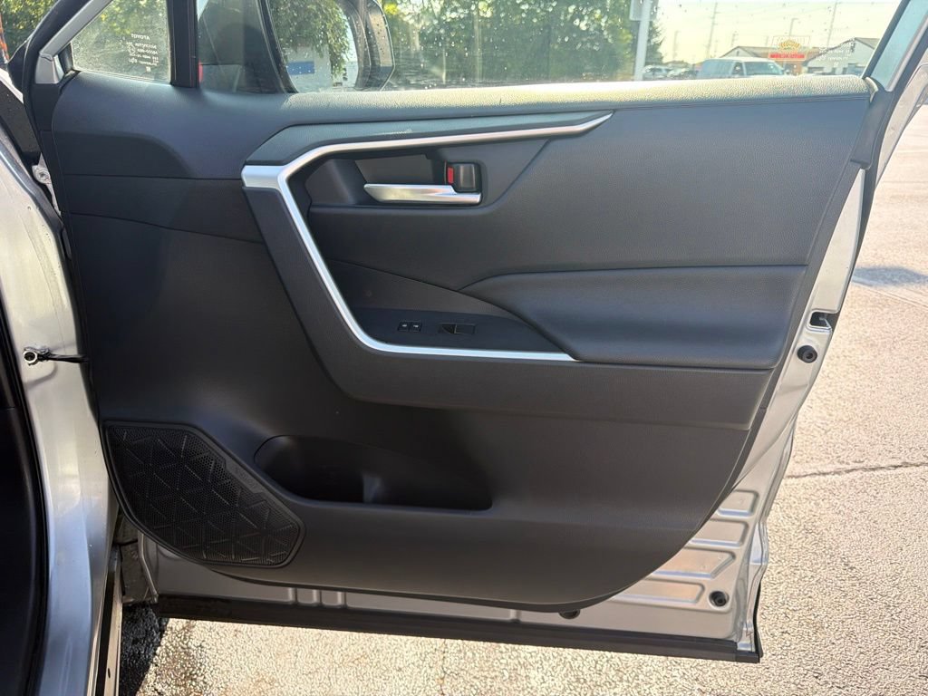 Used 2019 Toyota RAV4 XLE Premium w/ Cold Weather Package AWD/4WD image 26