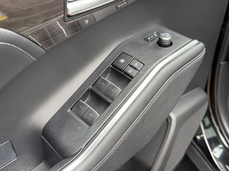 Used 2023 Toyota Highlander image 25