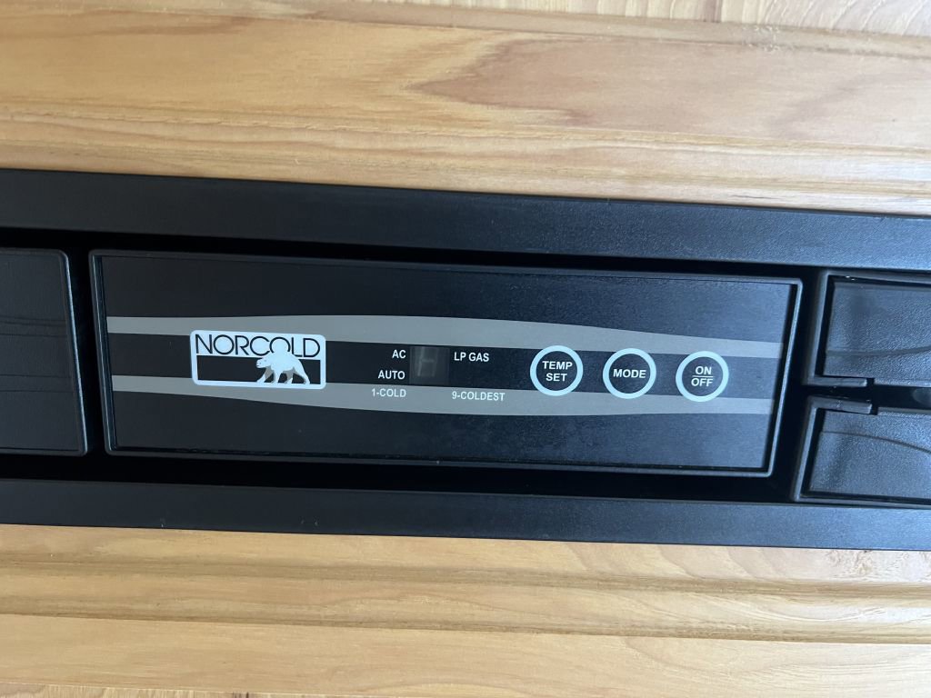 Used 2017 Ford E-450 and Econoline 450 Super Duty w/ Motorhome Prep Package image 77