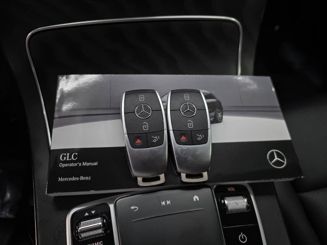Used 2021 Mercedes-Benz GLC 300 4MATIC image 45
