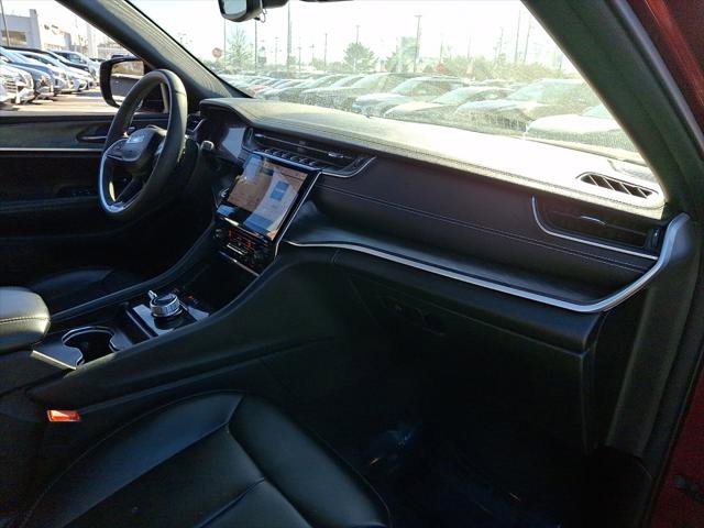 Certified 2024 Jeep Grand Cherokee Limited image 11