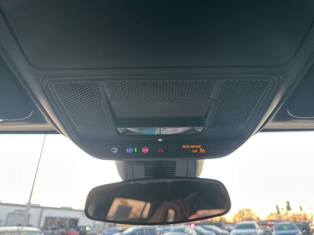 Used 2025 GMC Terrain Elevation image 22