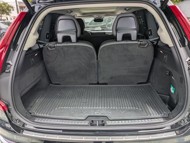Certified 2025 Volvo XC90 T8 Ultra w/ Protection Package Premier AWD/4WD image 28