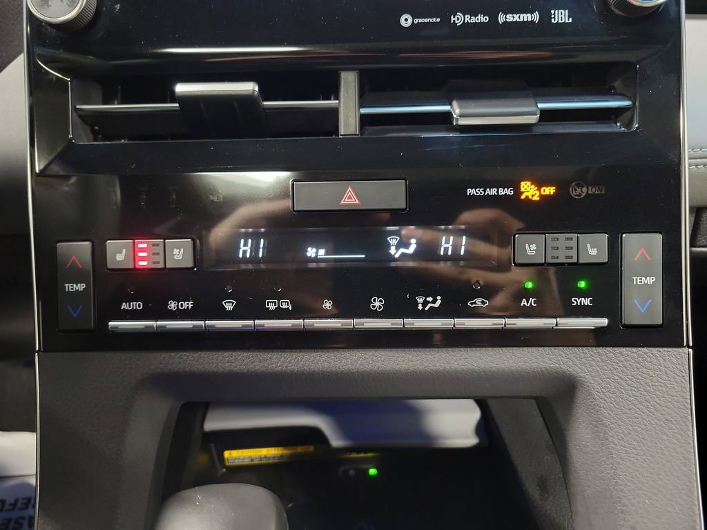 Used 2019 Toyota Avalon XLE image 18