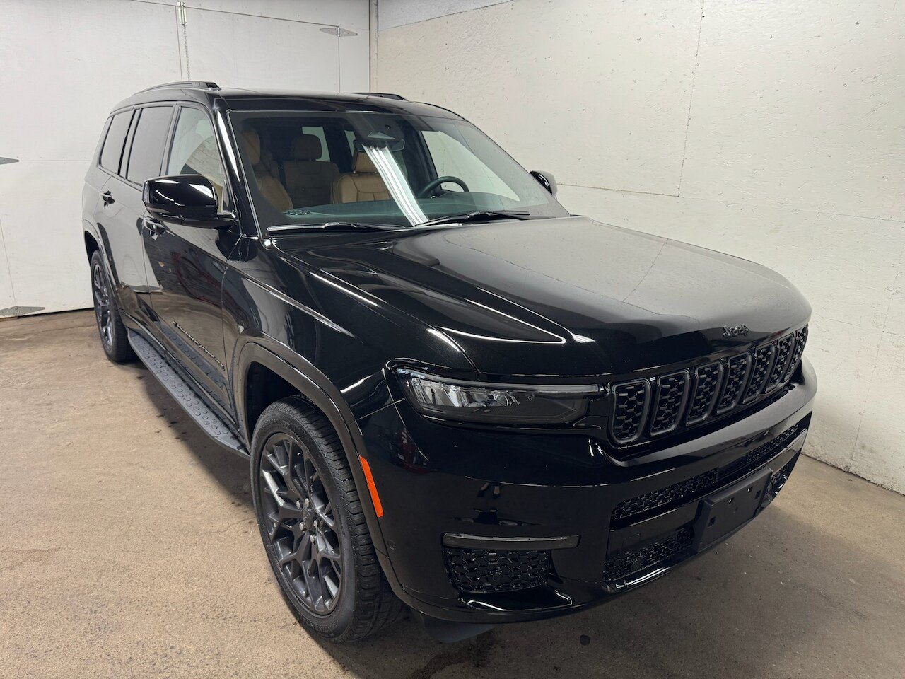 Used 2025 Jeep Grand Cherokee L Summit AWD/4WD image 6