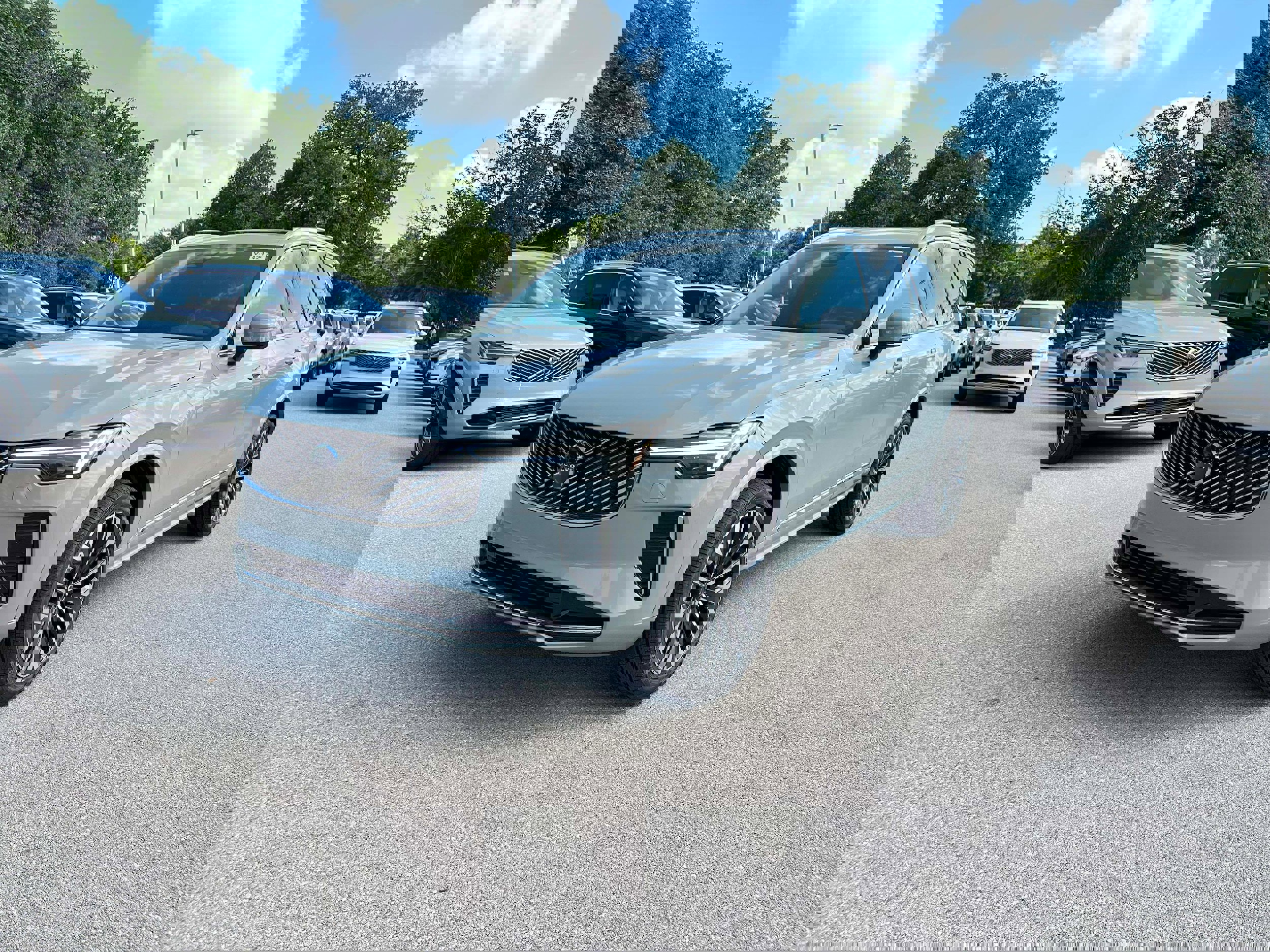 New 2026 Volvo XC90 B6 Core image 2