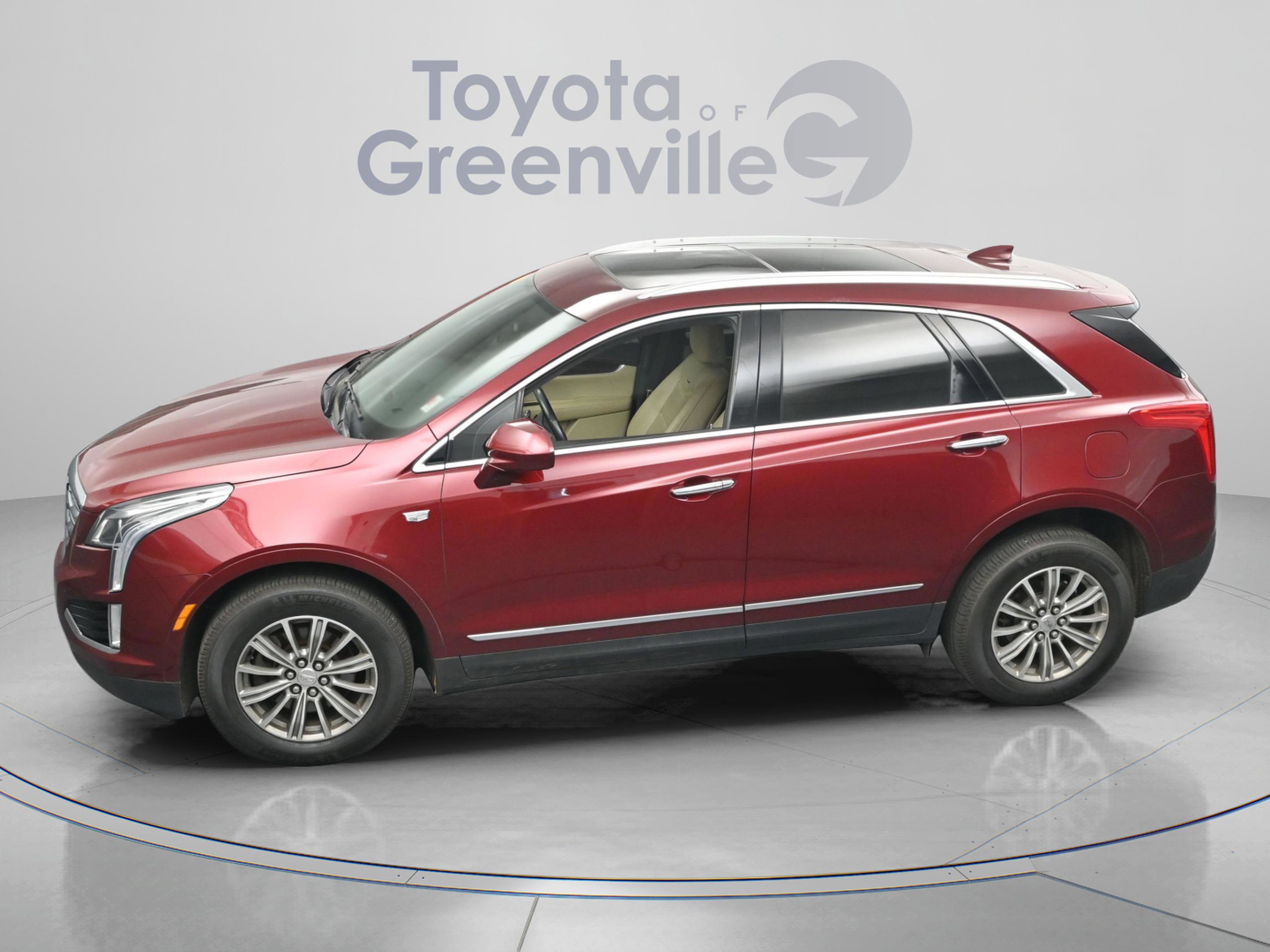 Used 2018 Cadillac XT5 Luxury w/ Driver Awareness Package FWD image 2