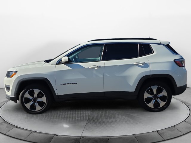 Used 2018 Jeep Compass Latitude w/ Popular Equipment Group AWD/4WD image 2