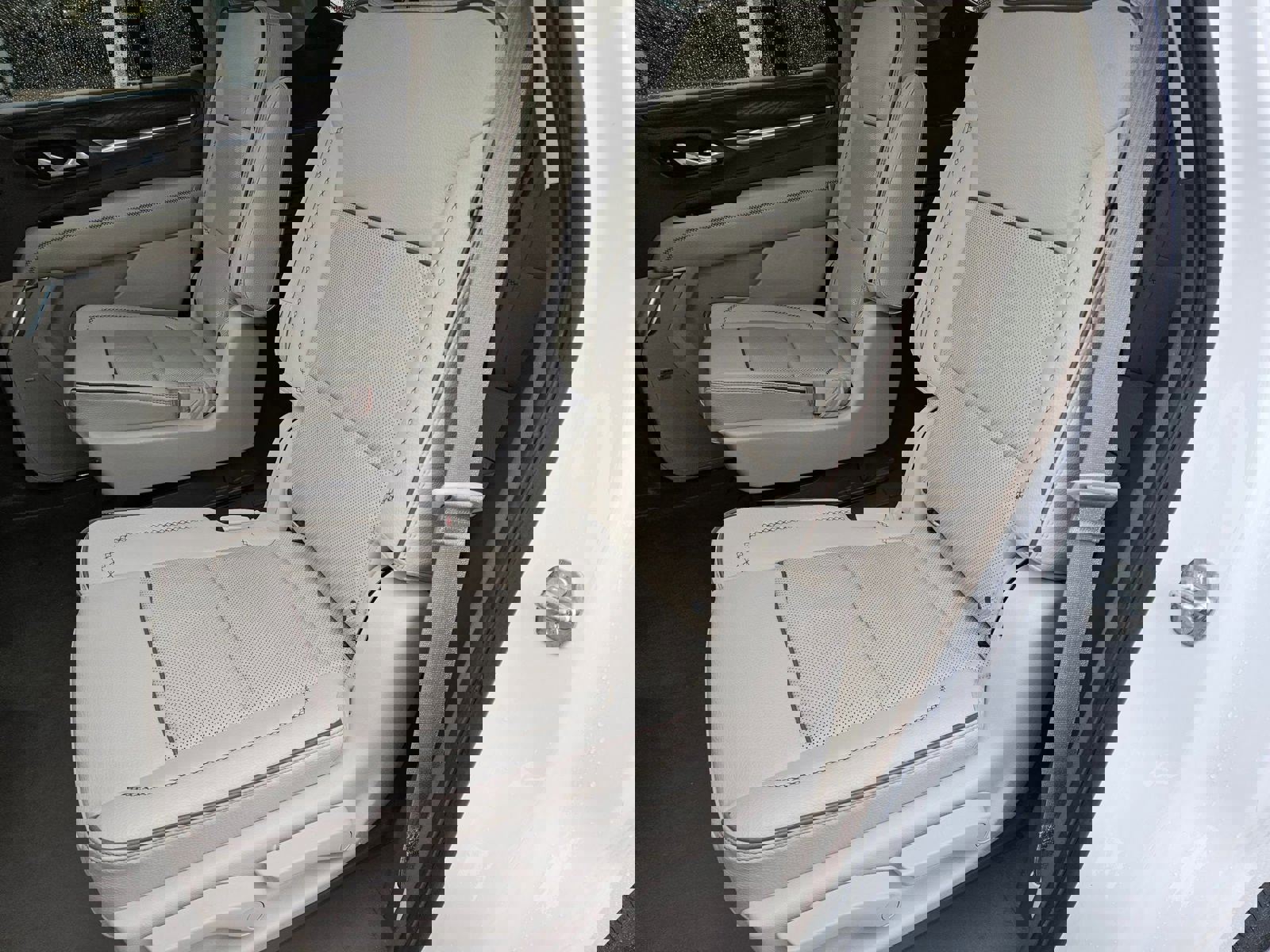 Used 2021 GMC Yukon Denali w/ Denali Premium Package image 29