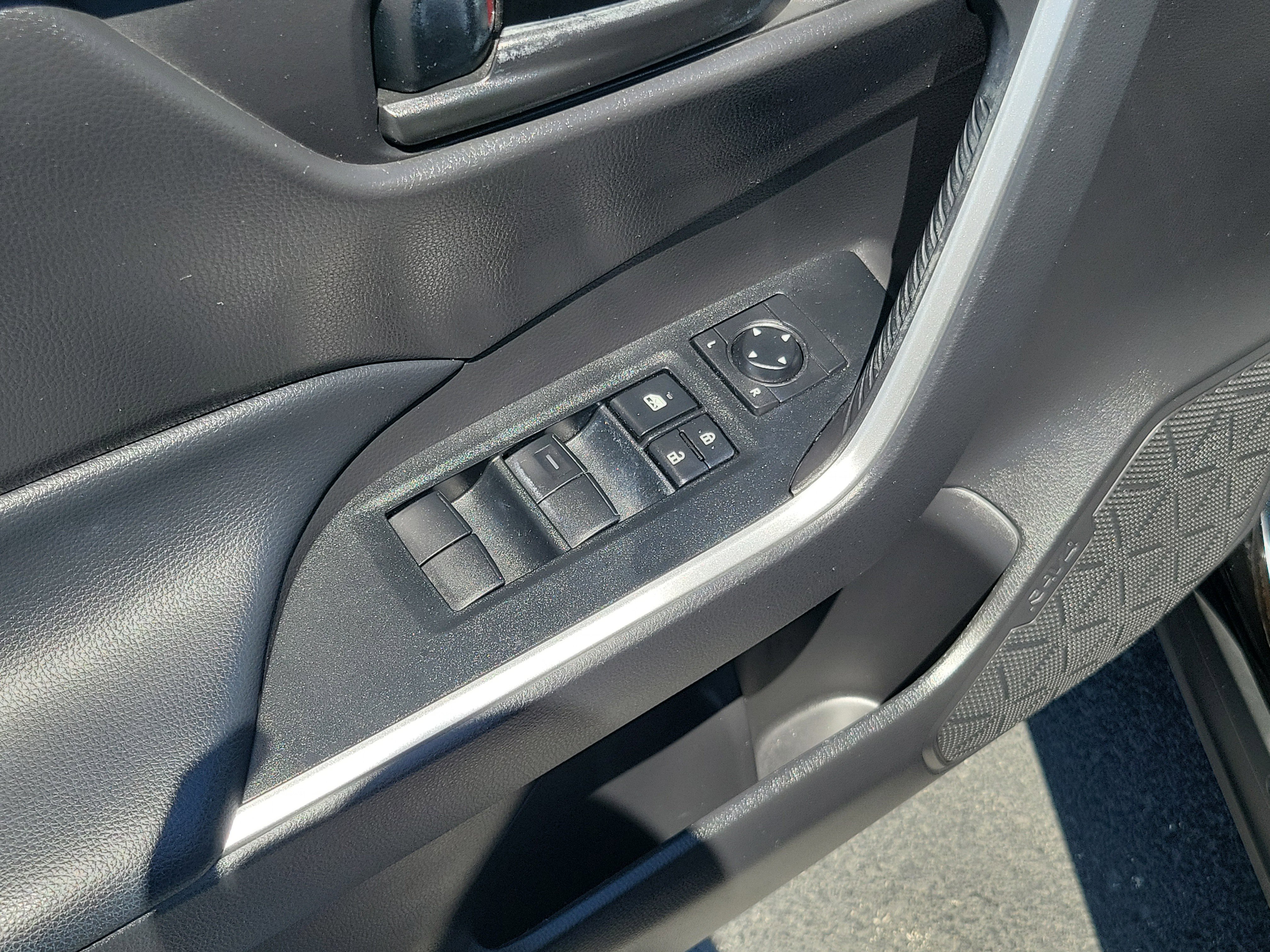 Certified 2023 Toyota RAV4 LE AWD/4WD image 20