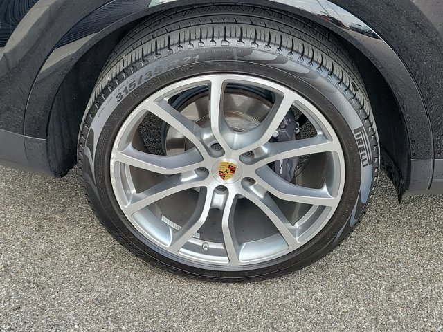 Certified 2023 Porsche Cayenne Platinum Edition AWD/4WD image 12