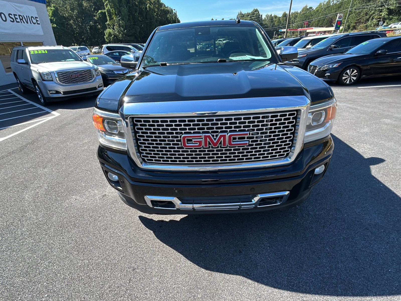 Used 2015 GMC Sierra 1500 Denali w/ Driver Alert Package RWD image 8
