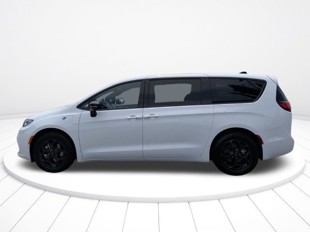 Used 2024 Chrysler Pacifica Limited FWD image 6